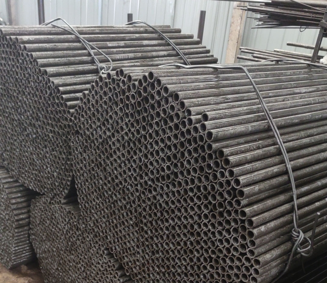 小口徑無(wú)縫鋼管切割